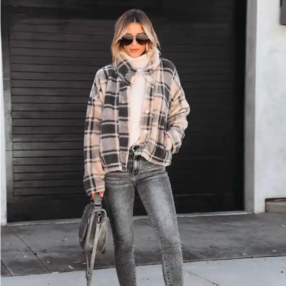 GIVE ME THAT FEELING POCKETED FUZZY JACKET sold out online